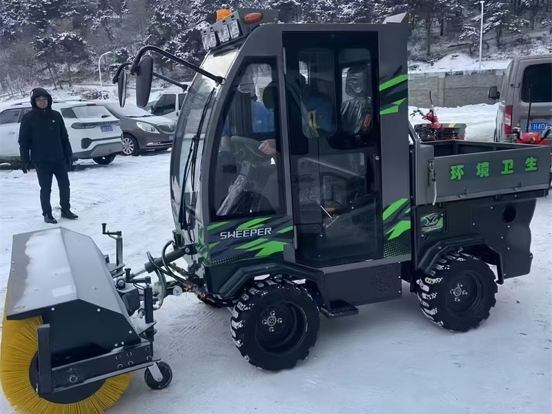 电动扫雪车